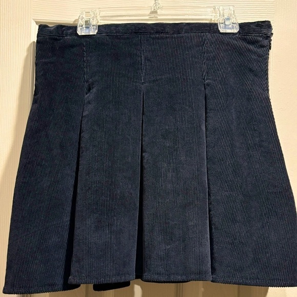 Black pleated corduroy mini skirt high rise sz 9 Dark Academia Clueless Preppy - Picture 2 of 9